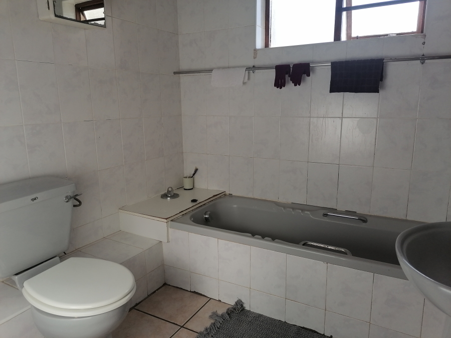 3 Bedroom Property for Sale in Wavecrest Eastern Cape